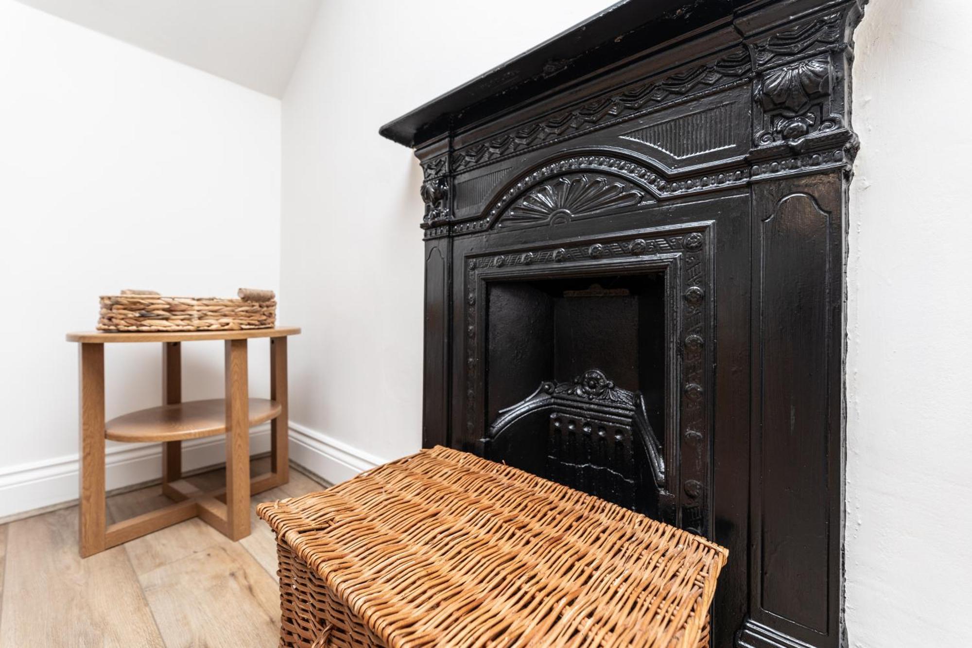 Stylish & Cosy 2-Bed Apartment In Vibrant Oakwood! Leeds  Exterior foto