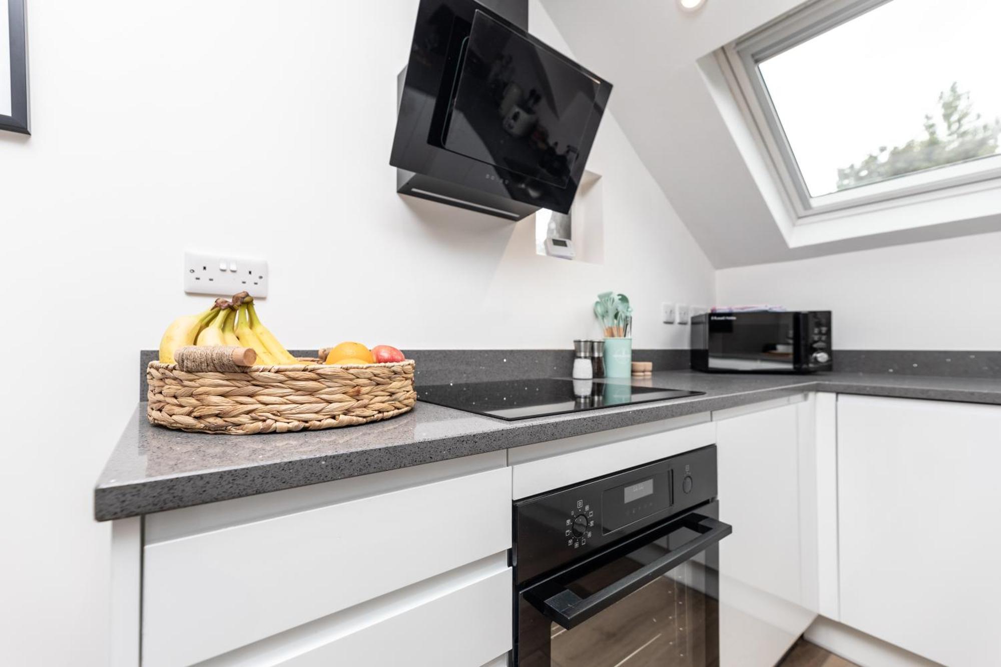 Stylish & Cosy 2-Bed Apartment In Vibrant Oakwood! Leeds  Exterior foto